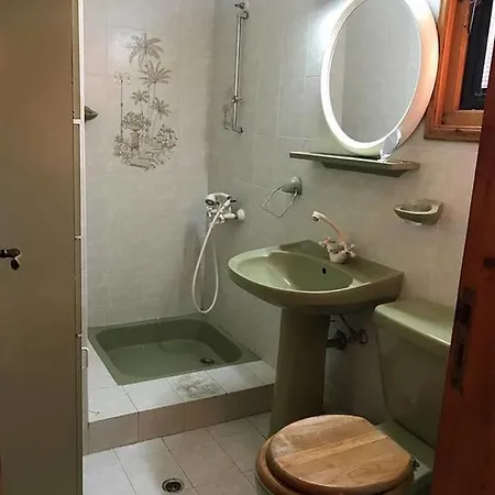 Larnaca Seaview 2 Bedroom Пила