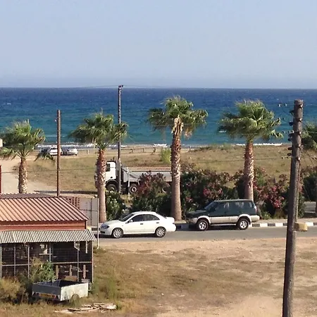 Апартаменты Larnaca Seaview 2 Bedroom Пила