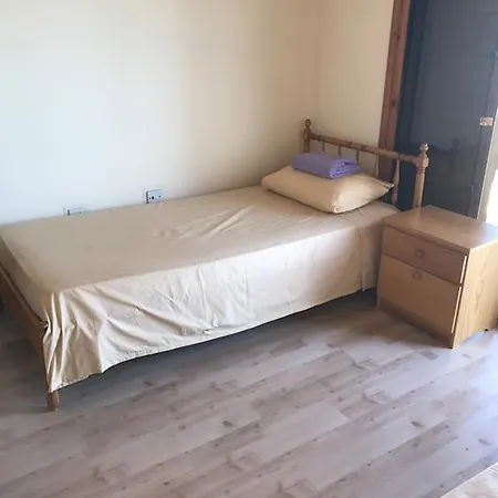Апартаменты Larnaca Seaview 2 Bedroom Пила